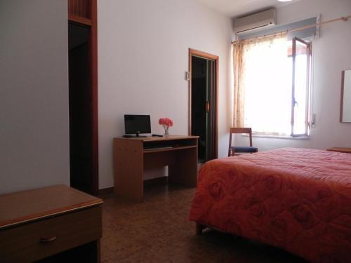 Hotel Fjby Calasetta Bagian luar foto