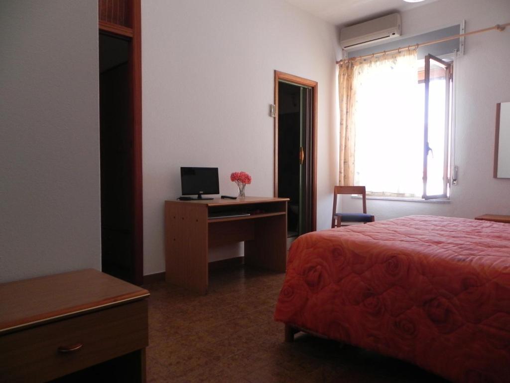 Hotel Fjby Calasetta Ruang foto