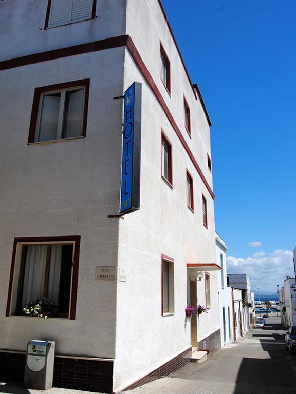 Hotel Fjby Calasetta Bagian luar foto