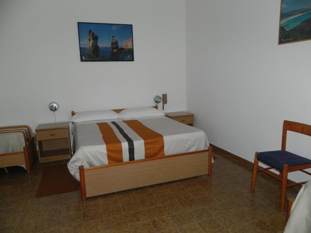 Hotel Fjby Calasetta Ruang foto
