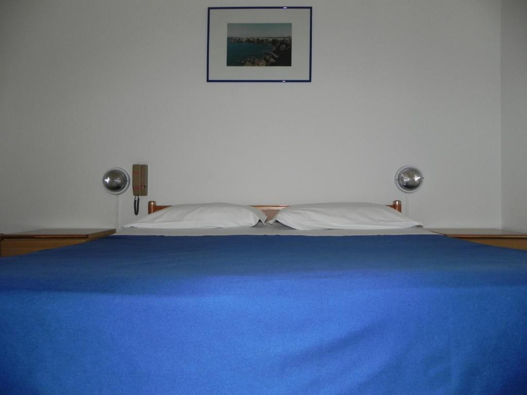 Hotel Fjby Calasetta Ruang foto
