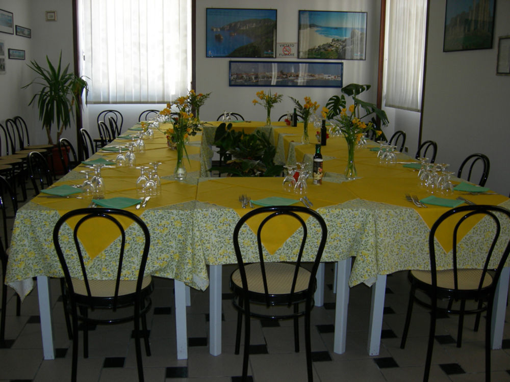 Hotel Fjby Calasetta Bagian luar foto